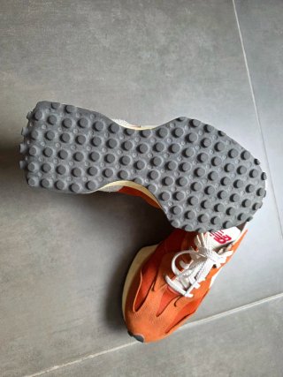 New Balance 327 Beige/Naranja