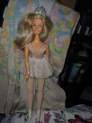Barbie bailarina antigua con tiara