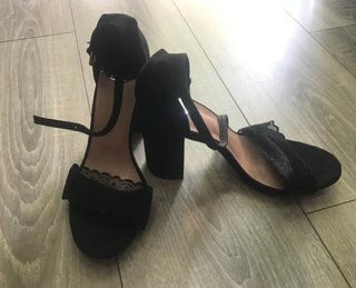 Sandalias Stradivarius Negras Tacón