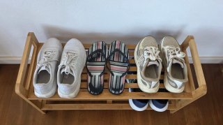 Zapatero de madera compacto