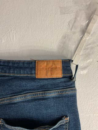 Pantalón vaquero acampanado Bershka
