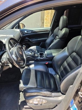 Porsche Cayenne 2011