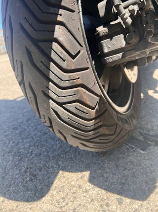 Suzuki Burgman 400 ABS Negra