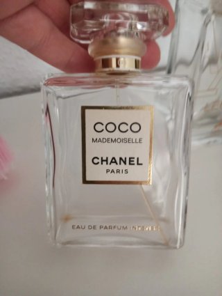 Frascos de perfume vacíos (Chanel, Lattafa)