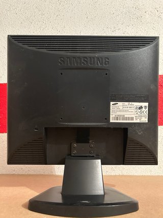 Monitor Samsung SyncMaster 710v Plata