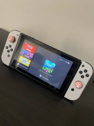 Joy-Con Blancos Switch + Grip Carga
