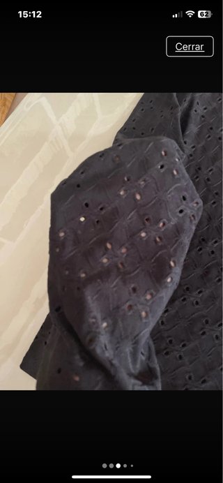 Camiseta negra con encaje