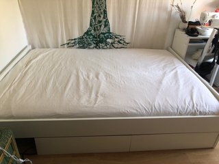 Cama doble Ikea blanca con colchón
