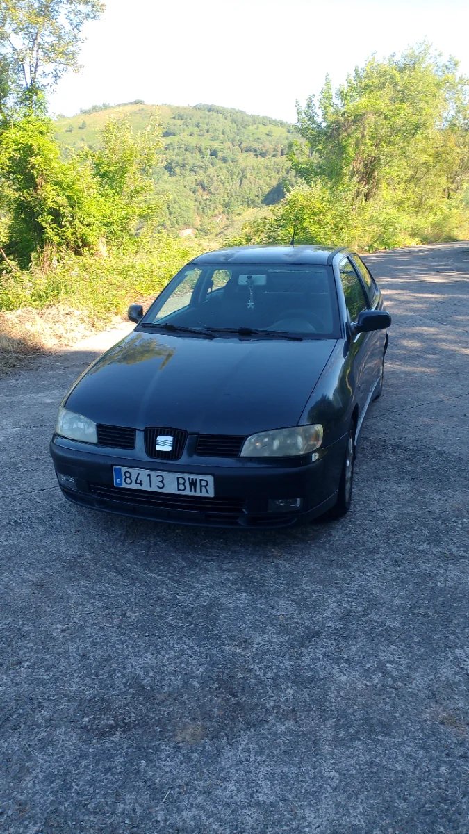 SEAT Cordoba 2002 - foto 1