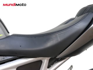 TRIUMPH SPEED TRIPLE 1200 RS