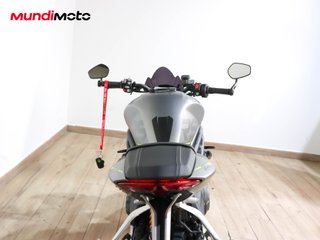 TRIUMPH SPEED TRIPLE 1200 RS