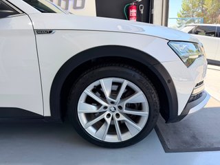 SKODA Superb Combi 2.0 TSI Scout 4x4 DSG 272Cv