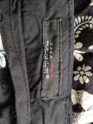 Pantalón chino Zara Man Talla 42 Negro