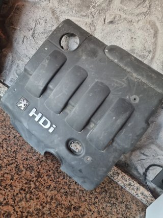Tapa motor HDI Peugeot