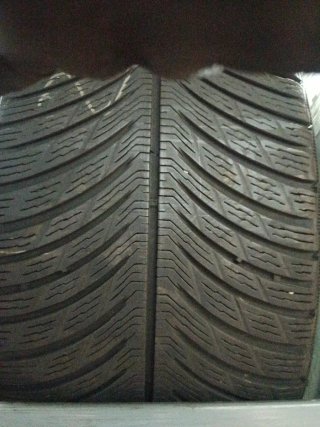 Neumático 245/40 R19 Alpin 5