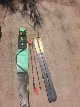 Pack sci Atomic Beta Race 9.16 (170 cm) + extra