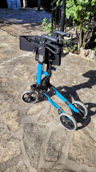 Andador para adultos Mobiclinic Trajano 4 Ruedas