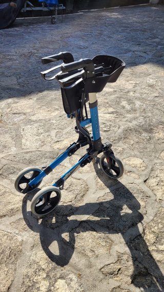 Andador para adultos Mobiclinic Trajano 4 Ruedas