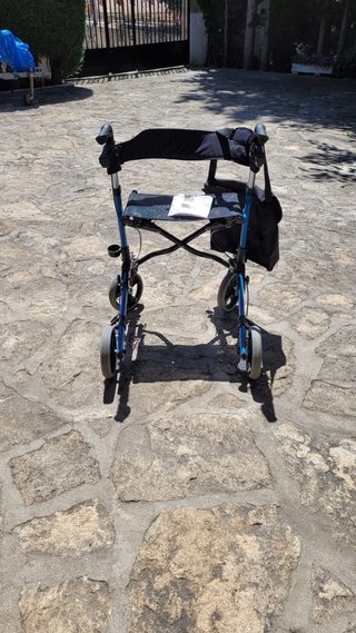 Andador para adultos Mobiclinic Trajano 4 Ruedas