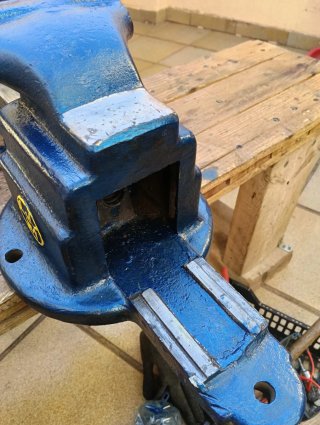 Tornillo de banco grande