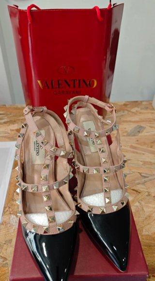 Valentino Garavani Zapatos Tacón Tachuelas Negro R