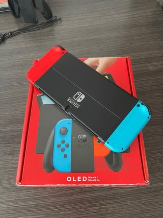Nintendo Switch OLED Rojo/Blanco
