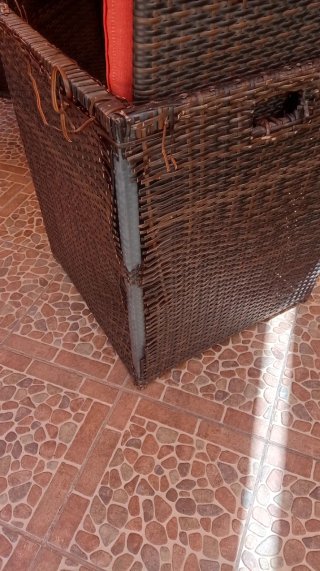 Mesa y sillas de jardín