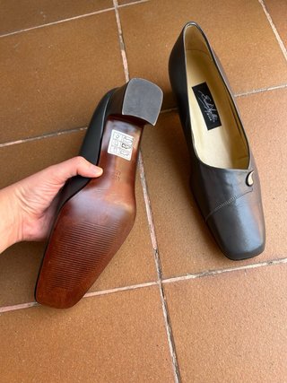 Zapatos de piel grises