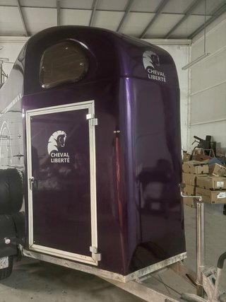 Remolque para dos caballos