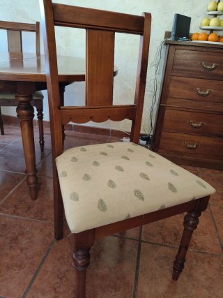 Mesa de comedor redonda con 4 sillas