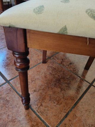 Mesa de comedor redonda con 4 sillas