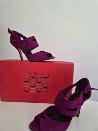 Zapatos de tacón morados Carolina Herrera