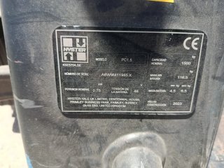 Transpaleta eléctrica Hyster Negra y Amarilla