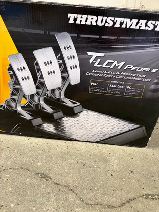 Pedales Thrustmaster T-LCM + T-Stand