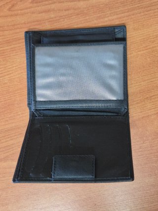 Billetera cuero negro Mauro Pelletteria