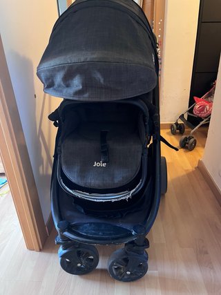Silla de paseo Joie gris oscuro