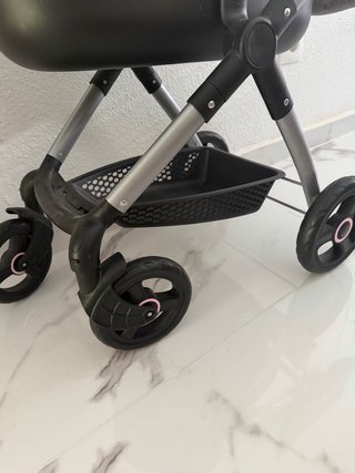 Carrito de muñecas gris y rosa