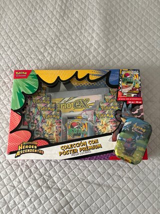 Colección Pokémon Mega Lucario Héroes Ascendentes
