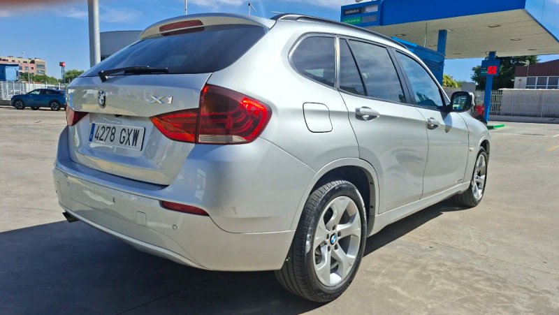 BMW X1 xDrive 20dA (E84) 2010, foto 3