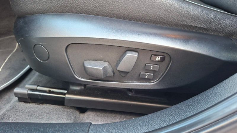 BMW X1 xDrive 20dA (E84) 2010, foto 16