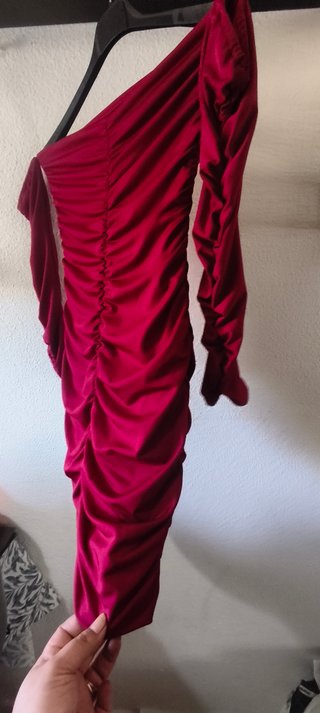 Vestido rojo ajustado manga larga