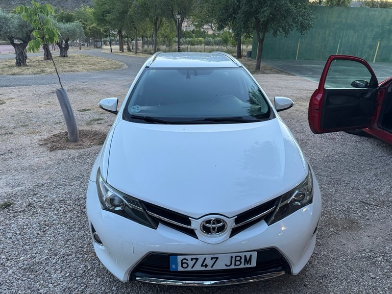 Toyota Auris 2014 - foto 1