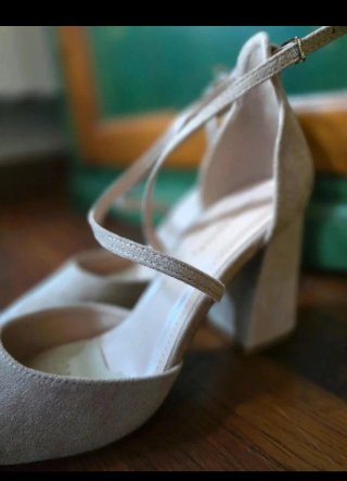 Zapatos de fiesta beige tacón 37