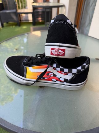 Scarpe Vans con fiamme e scacchi