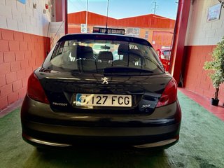 Peugeot 207 1.4i 75cv etiqueta C 2470€!!