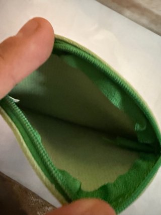 Monedero plano kiwi con llavero