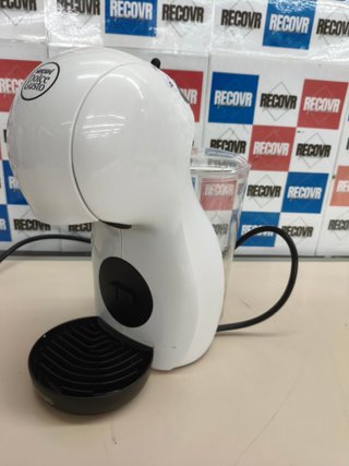 Cafetera de cápsulas De’Longhi Dolce Gusto Piccolo XS blanca compacta