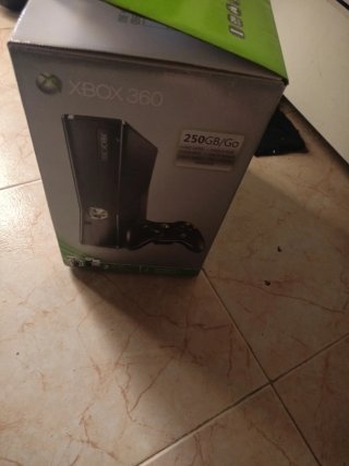 Caja Original Xbox 360 250GB