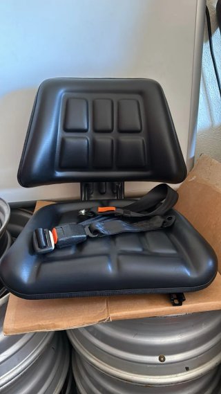Asiento de carretilla con cinturón