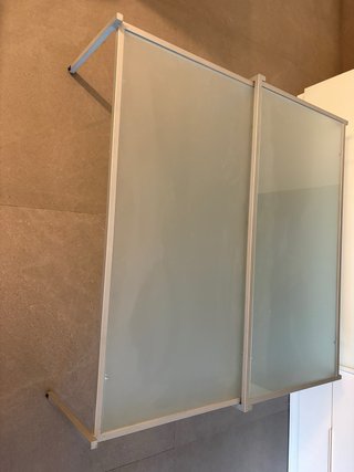 Mesa baja cristal y metal salón